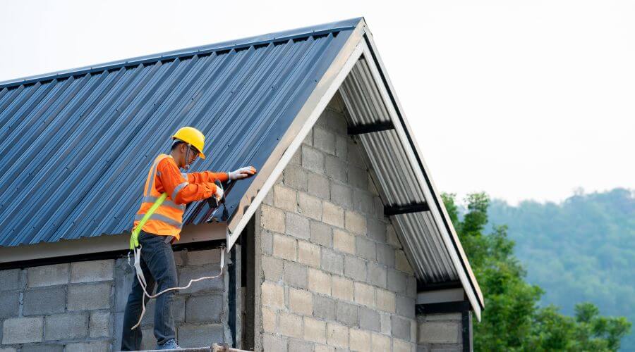 Expert Emergency Roof Repairs services in Floyd, IA